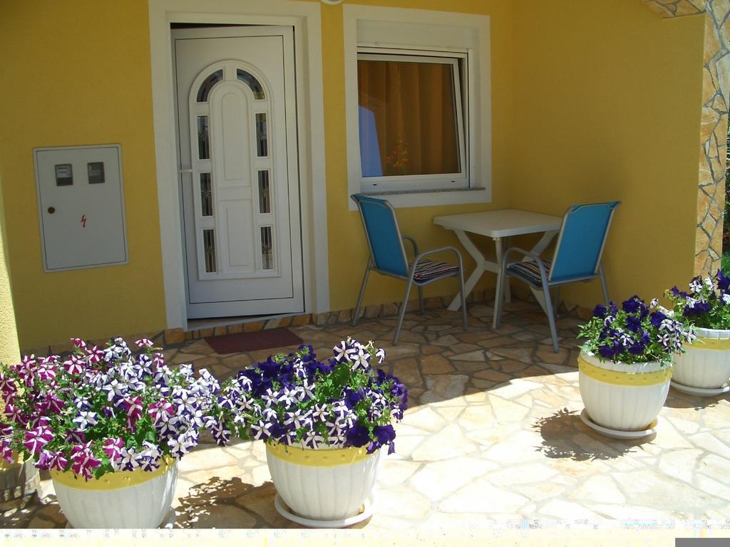 Apartments Vila Ana Vir Room photo