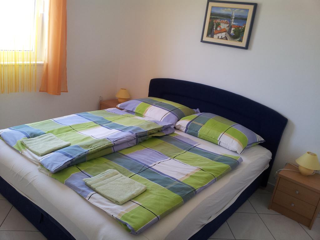Apartments Vila Ana Vir Room photo