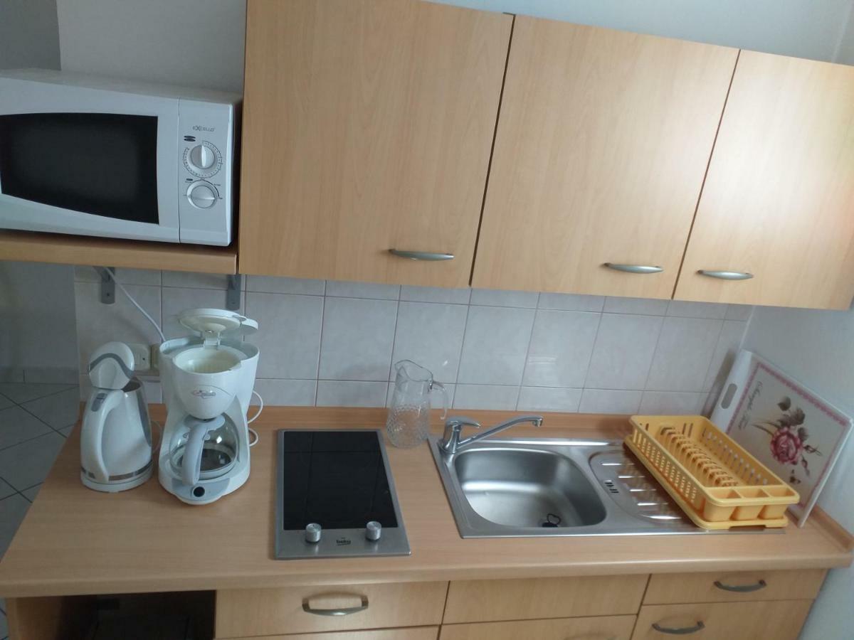 Apartments Vila Ana Vir Exterior photo