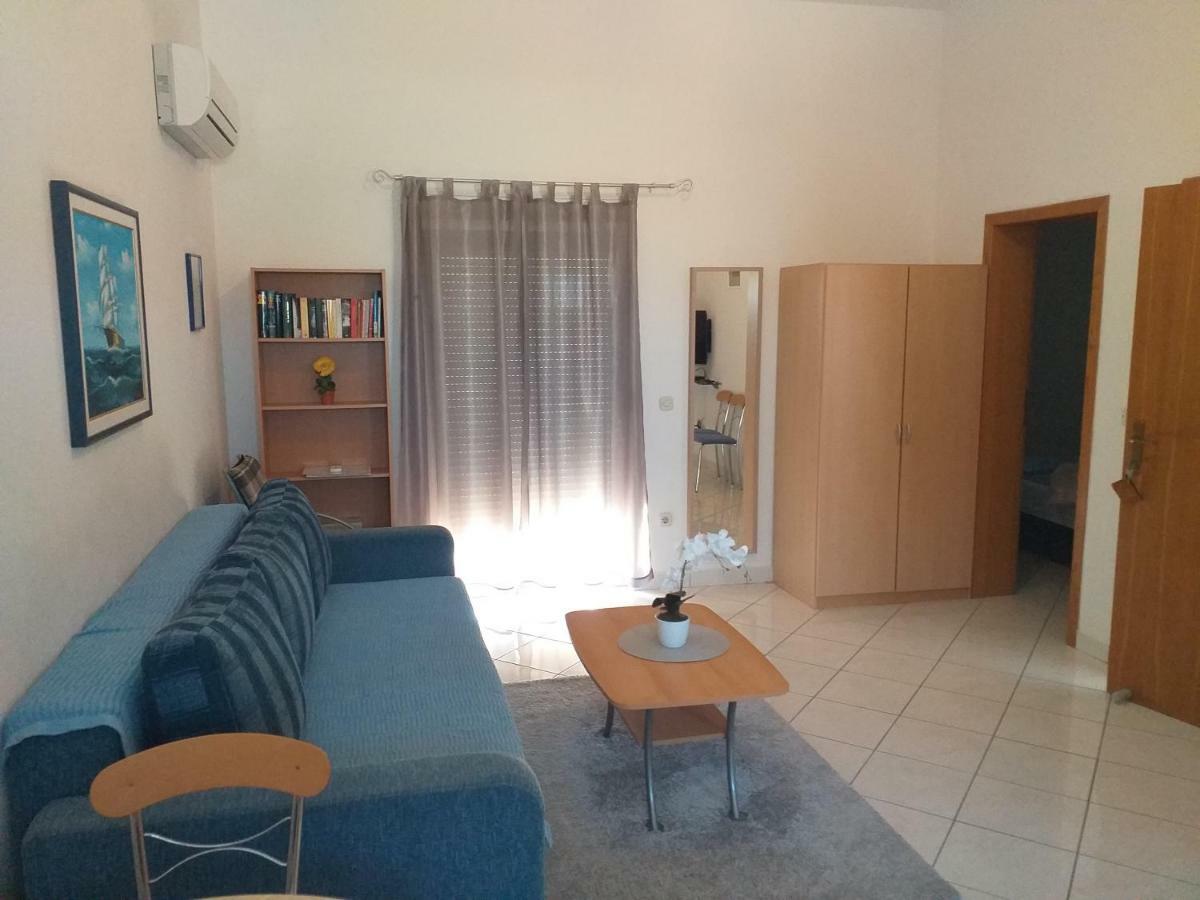 Apartments Vila Ana Vir Exterior photo